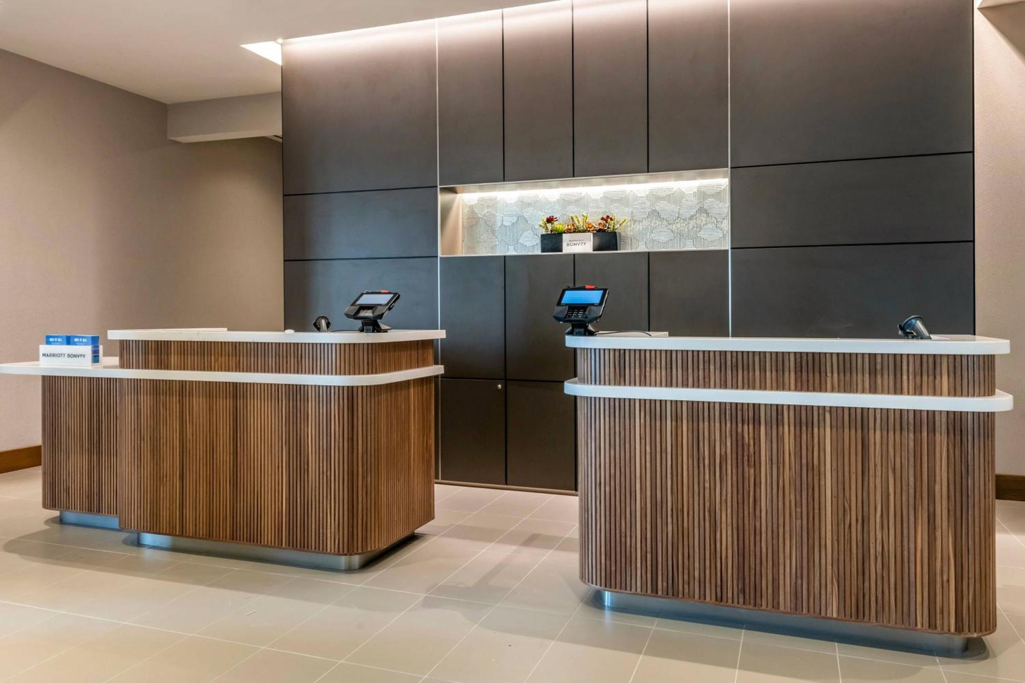 Courtyard By Marriott Fort Lauderdale Downtown Buitenkant foto
